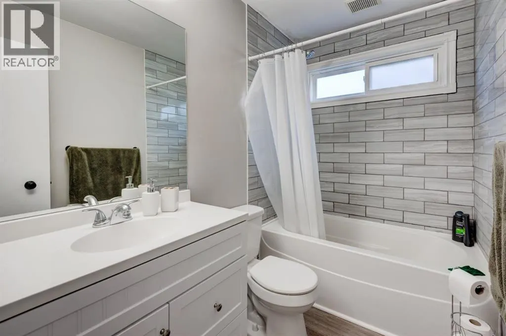 19 Woodglen Grove SW