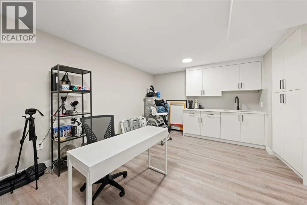 281 Waterford Boulevard