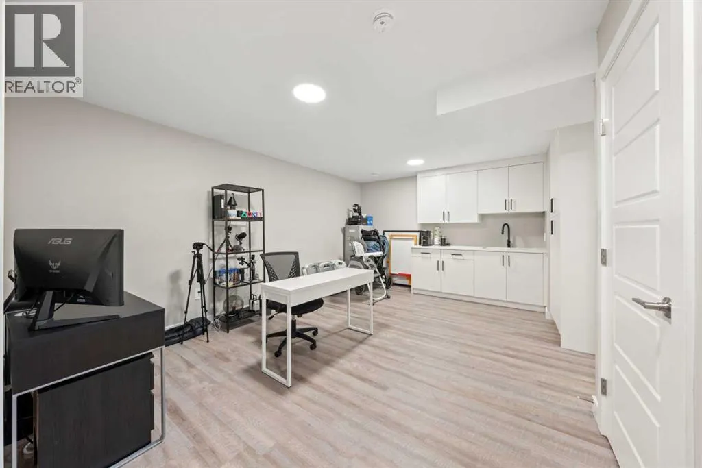 281 Waterford Boulevard