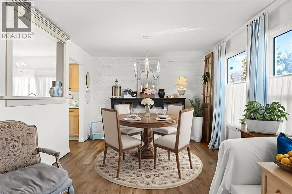 217 Acacia Crescent SE