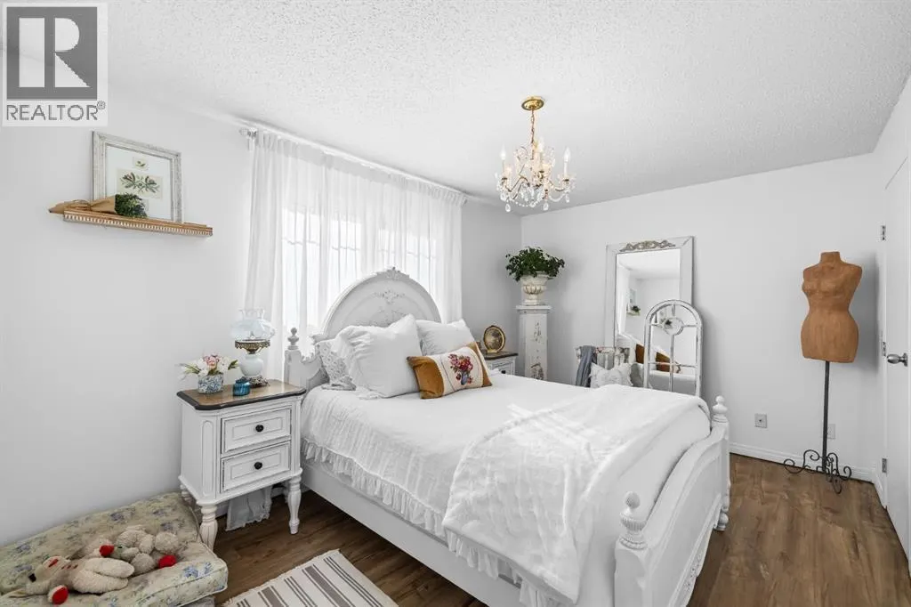 217 Acacia Crescent SE