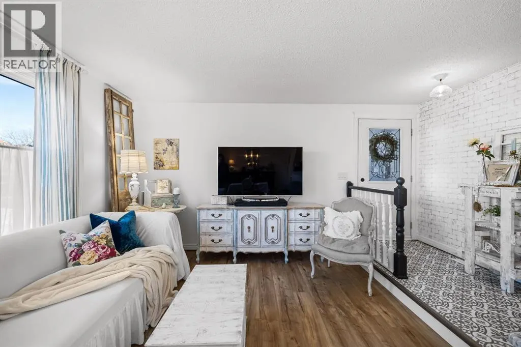 217 Acacia Crescent SE