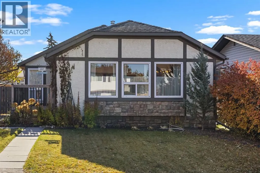 217 Acacia Crescent SE