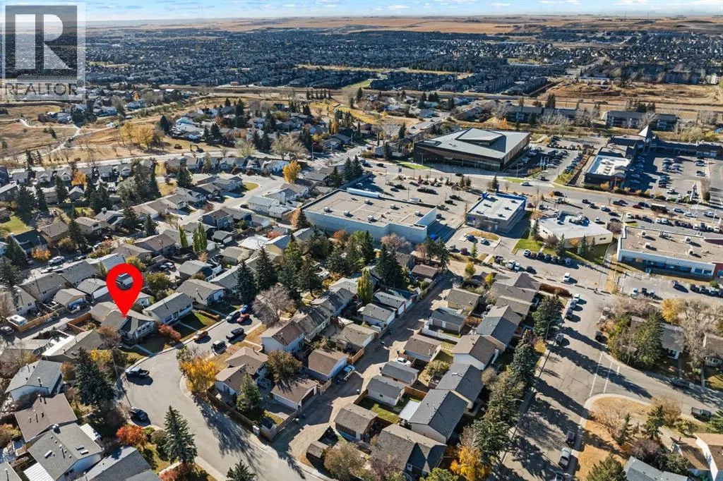 217 Acacia Crescent SE