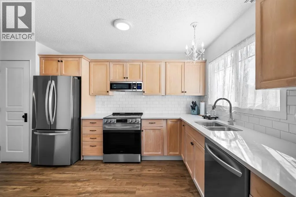 217 Acacia Crescent SE