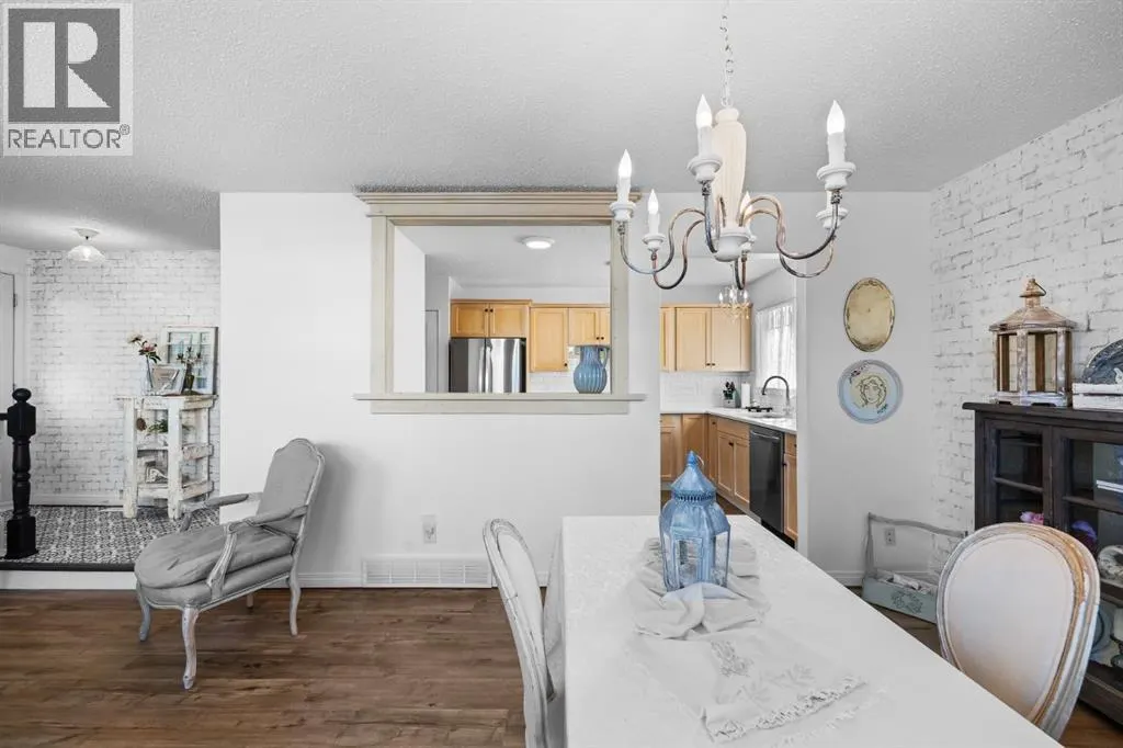 217 Acacia Crescent SE