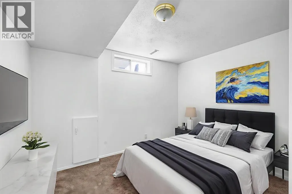 217 Acacia Crescent SE