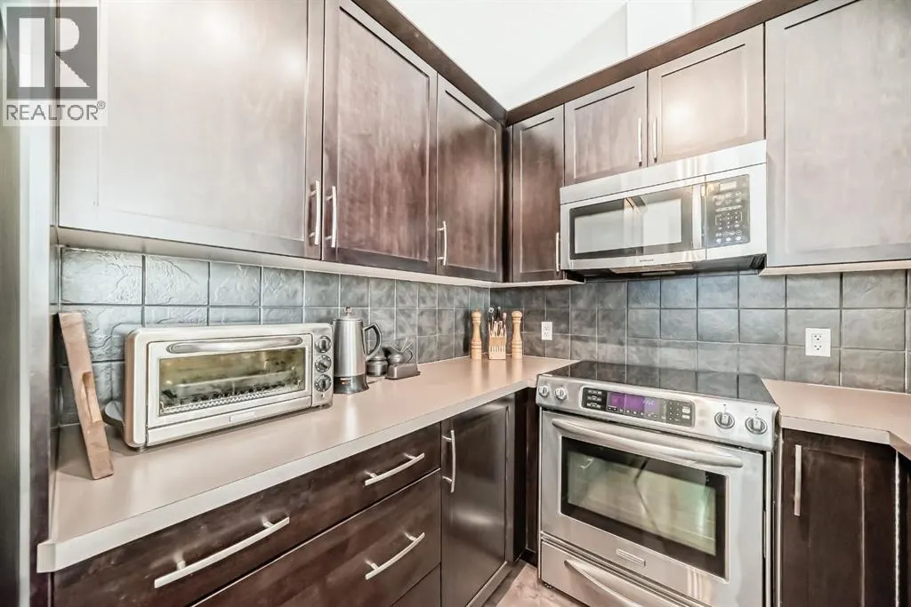 3104, 15 Sunset Square