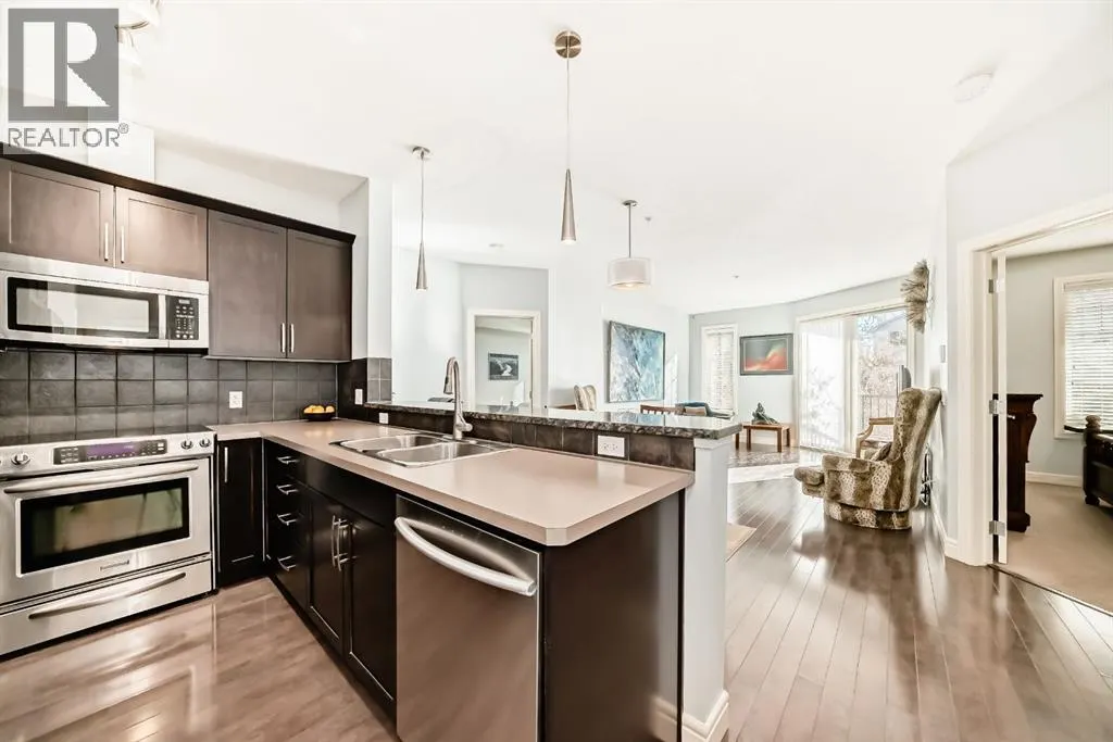 3104, 15 Sunset Square