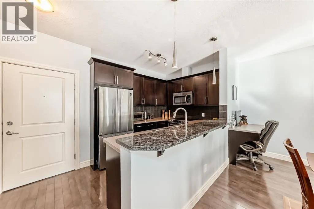 3104, 15 Sunset Square