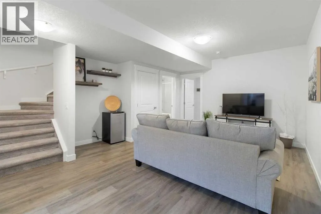 112 Fireside Crescent