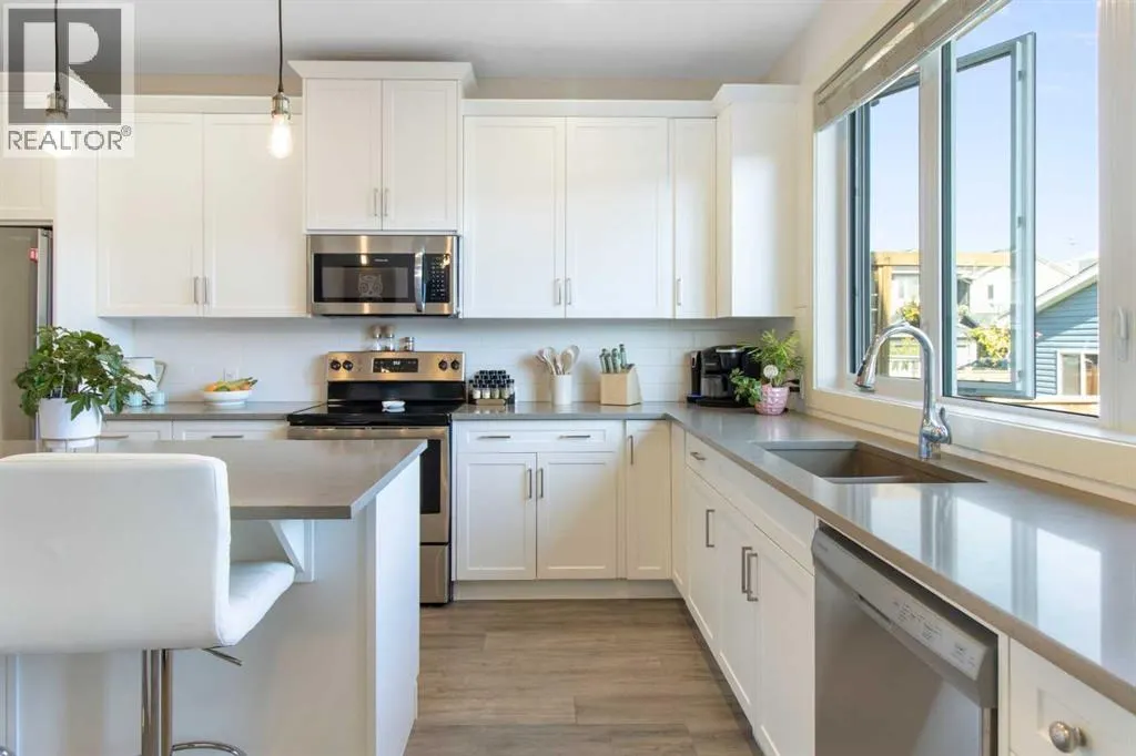 112 Fireside Crescent