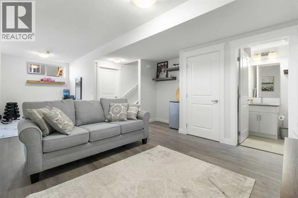 112 Fireside Crescent