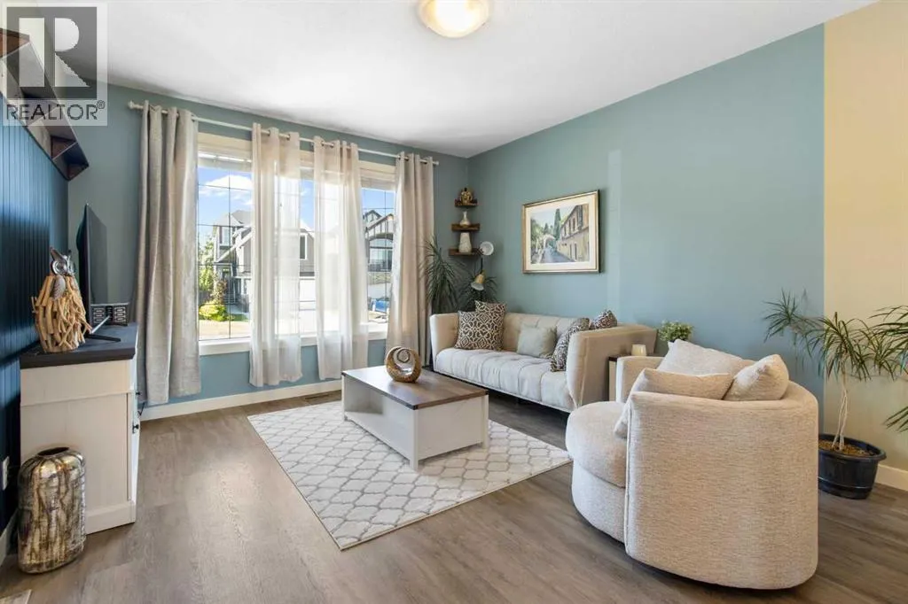 112 Fireside Crescent