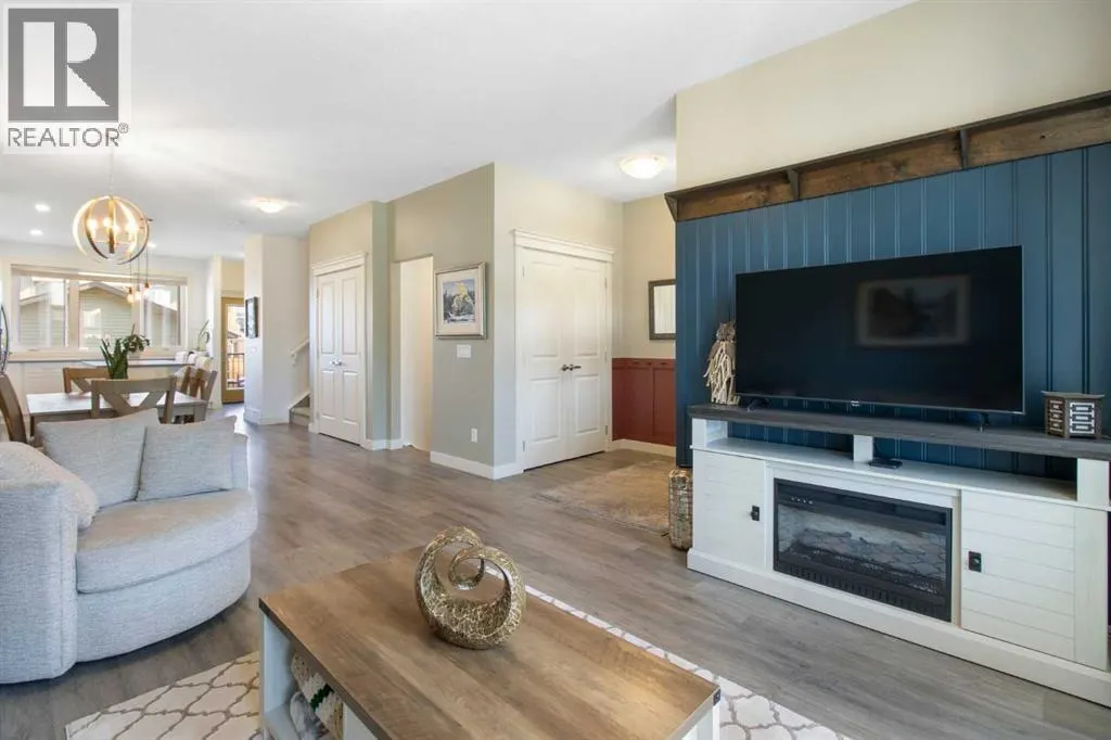 112 Fireside Crescent