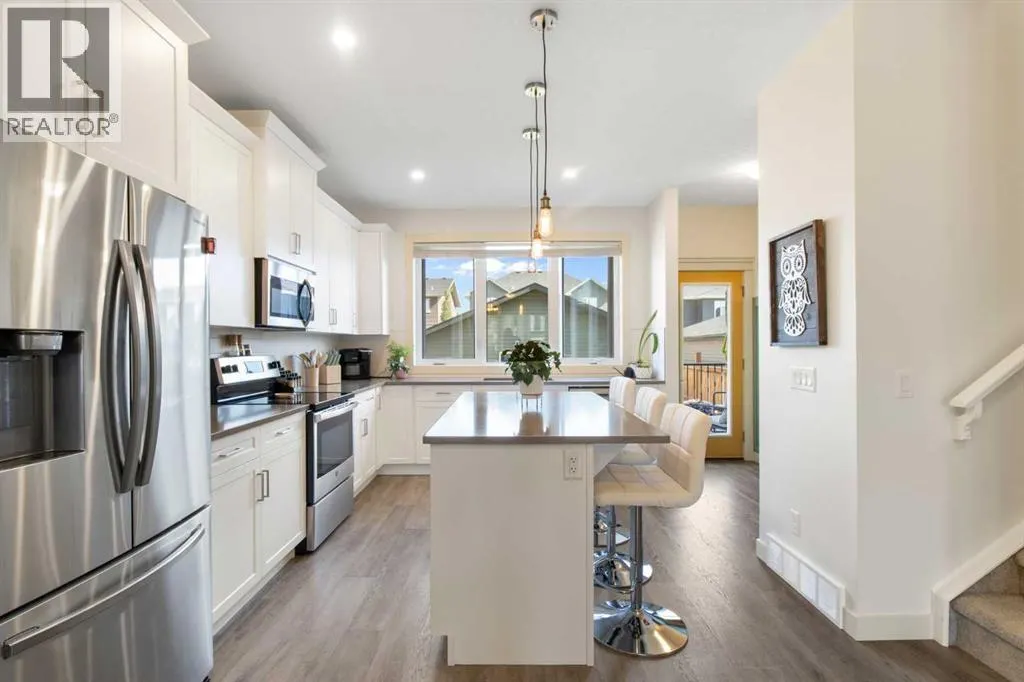 112 Fireside Crescent