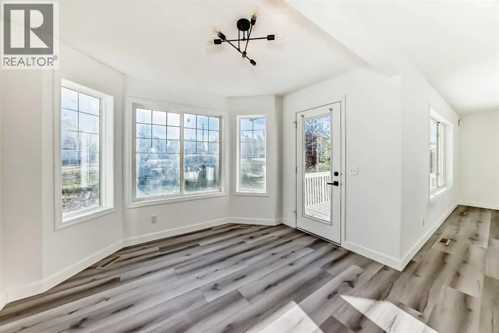 289 Canals Circle SW