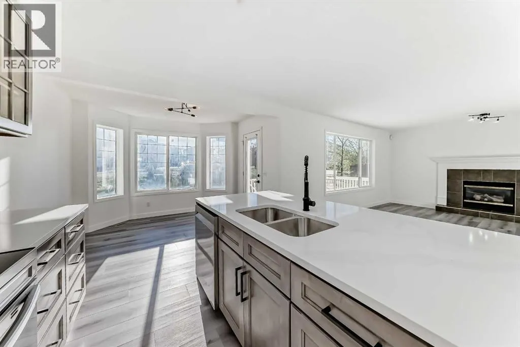 289 Canals Circle SW