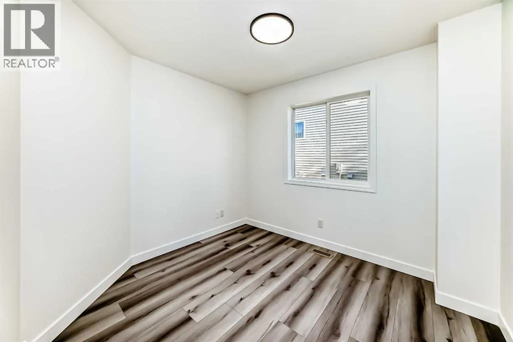 289 Canals Circle SW