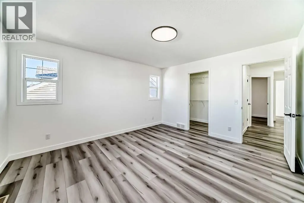 289 Canals Circle SW