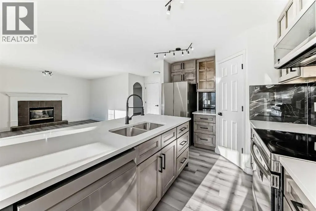 289 Canals Circle SW