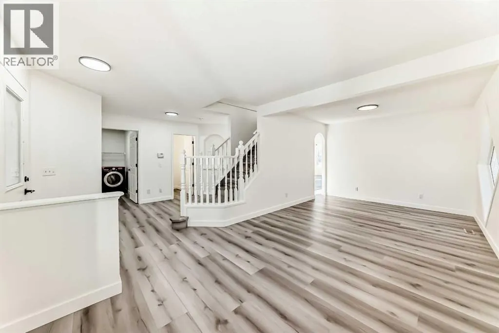 289 Canals Circle SW