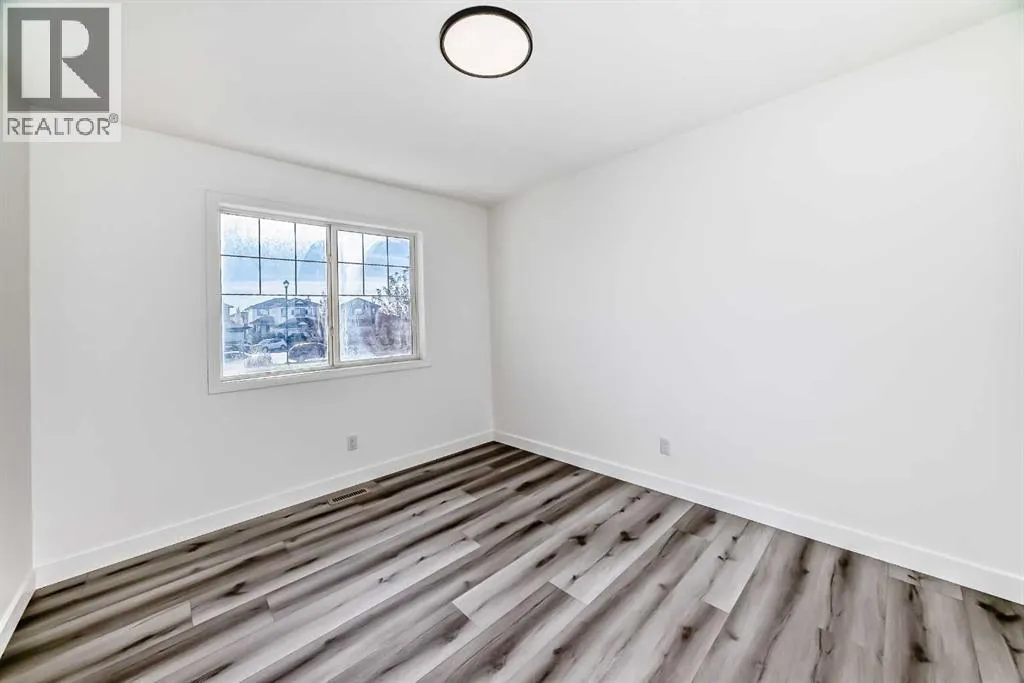 289 Canals Circle SW