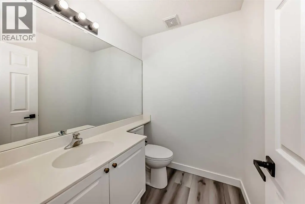 289 Canals Circle SW