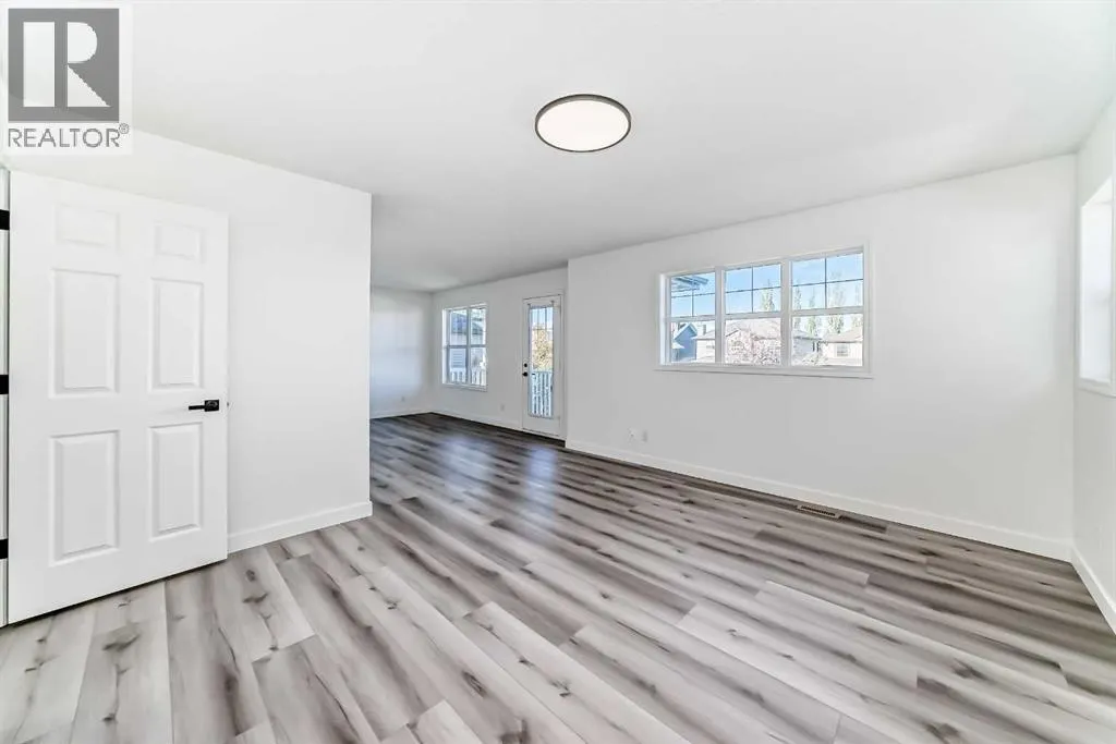 289 Canals Circle SW