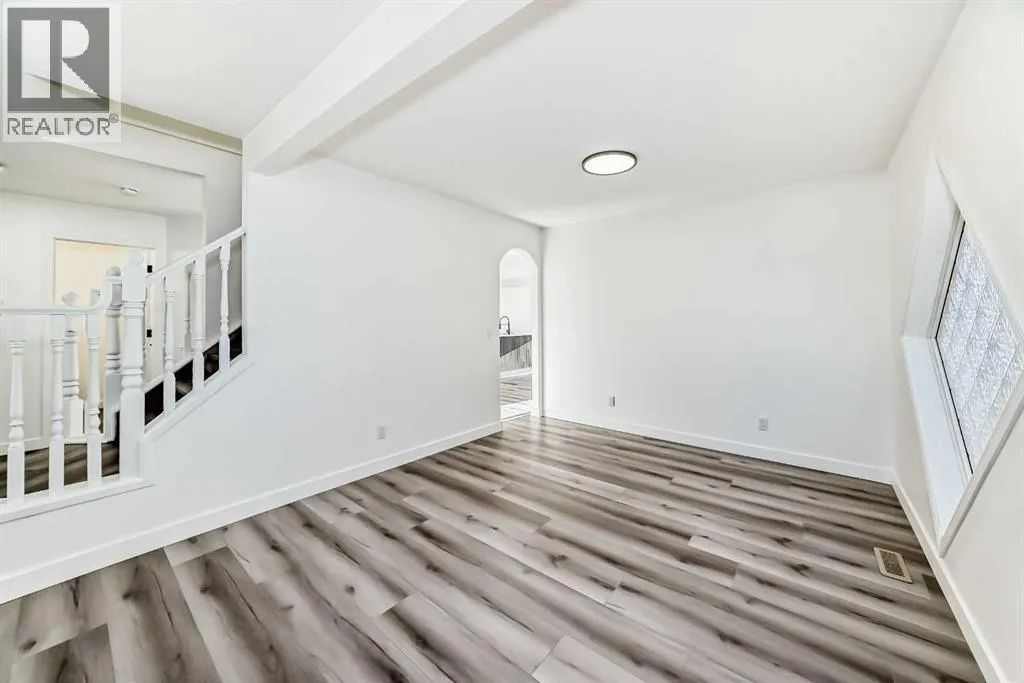 289 Canals Circle SW