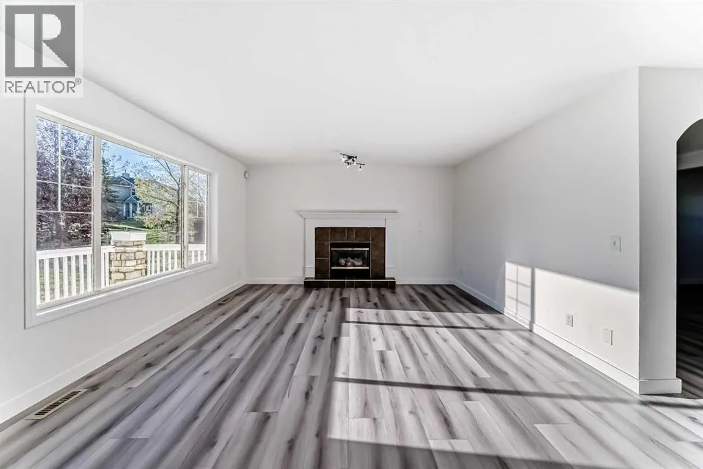 289 Canals Circle SW