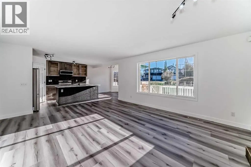 289 Canals Circle SW