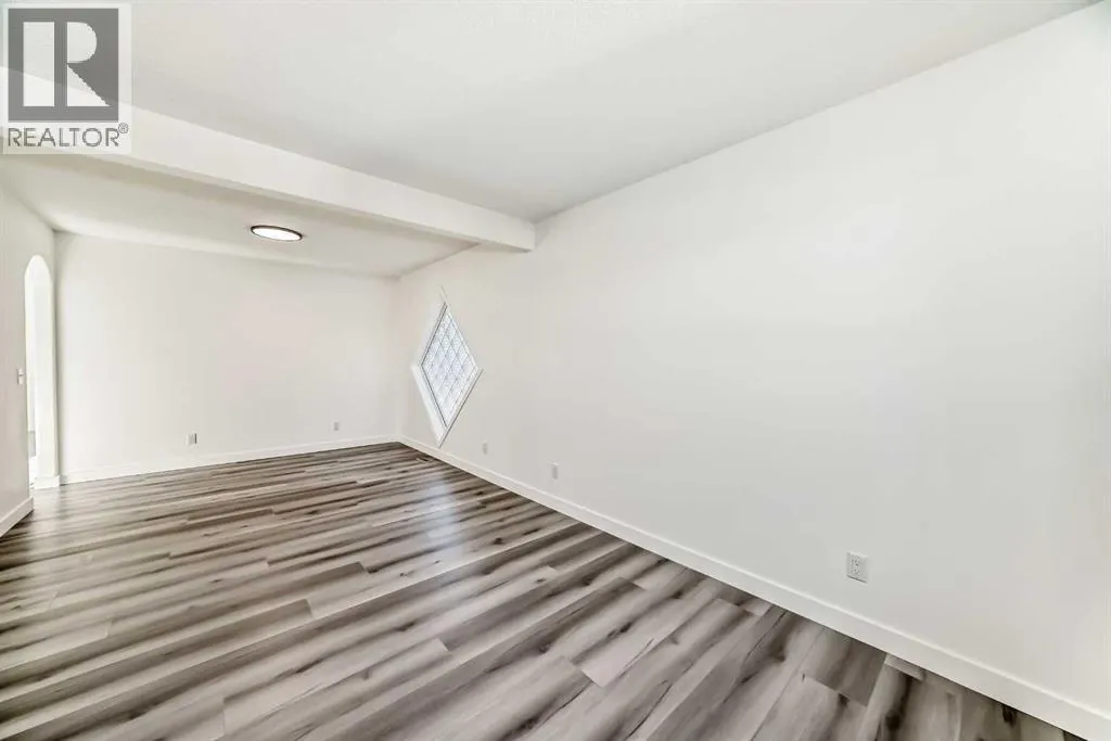 289 Canals Circle SW