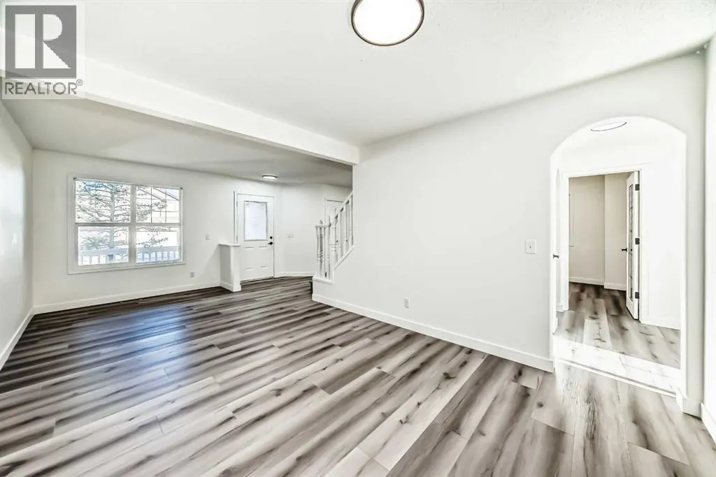 289 Canals Circle SW