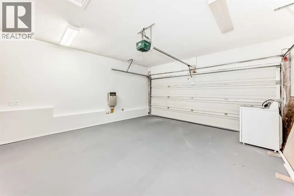 289 Canals Circle SW