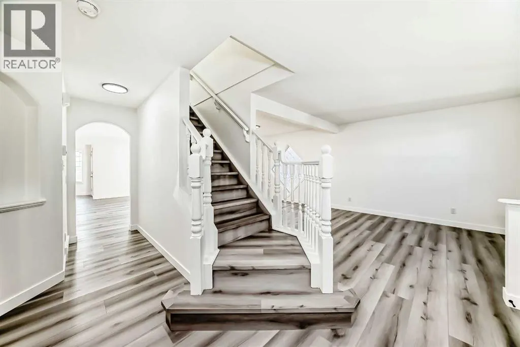 289 Canals Circle SW