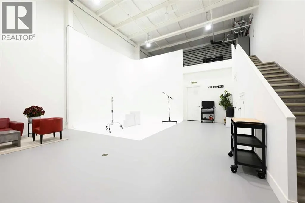 18 & 26, 25 Southbank Crescent