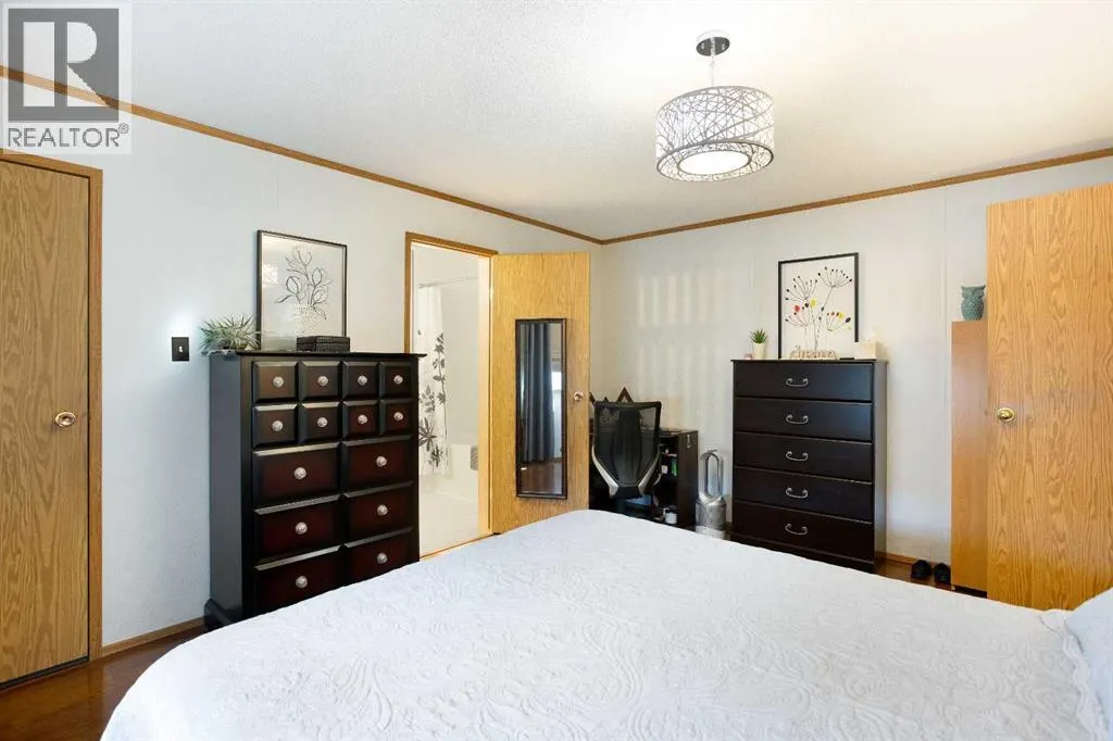 264, 99 Arbour Lake Road NW