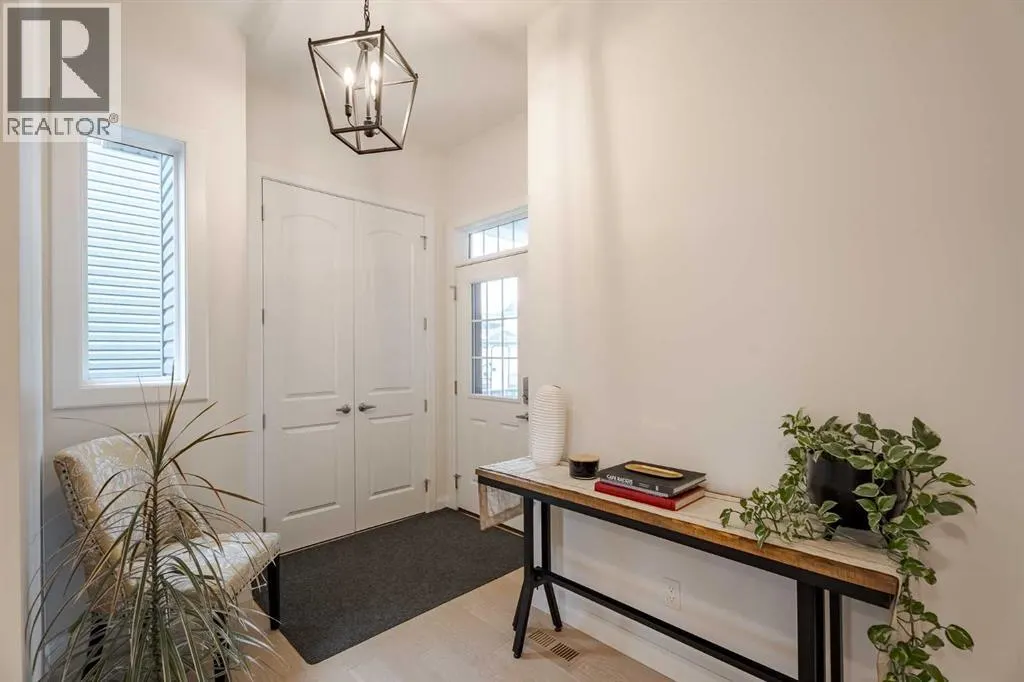 2148 Ravensdun Crescent SE