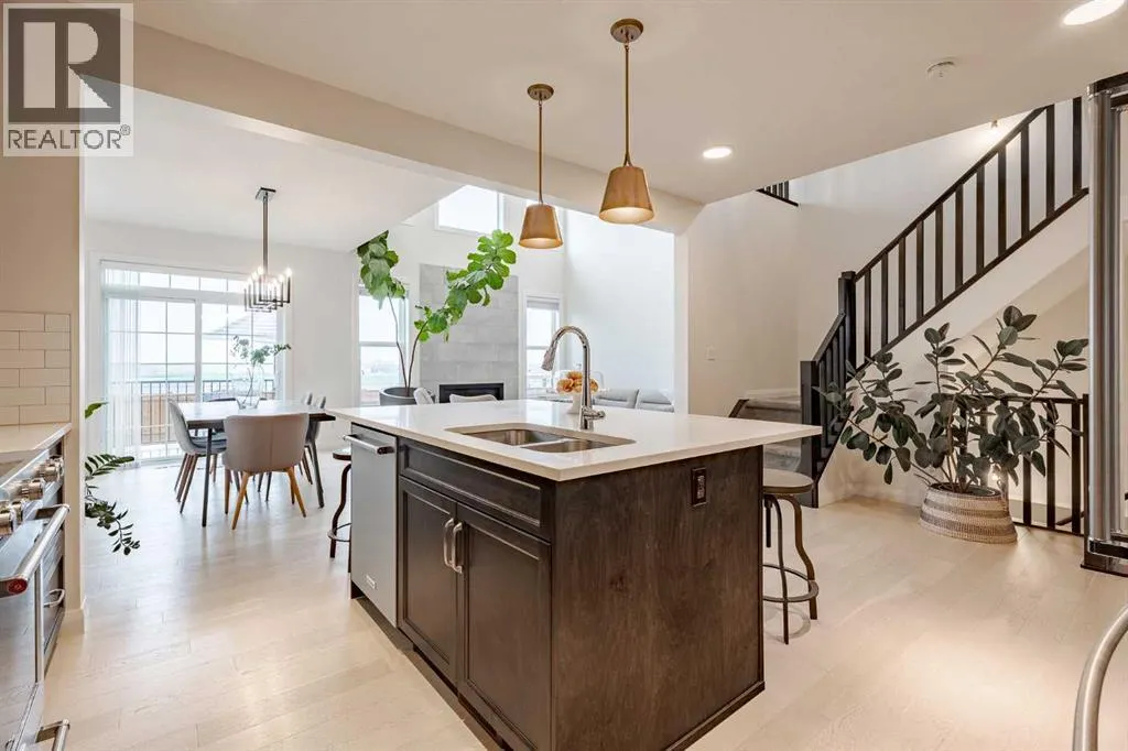 2148 Ravensdun Crescent SE