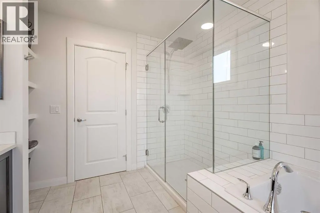 2148 Ravensdun Crescent SE