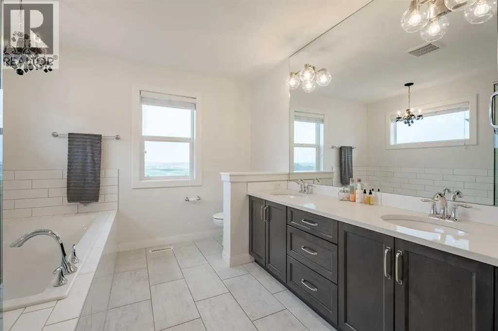 2148 Ravensdun Crescent SE