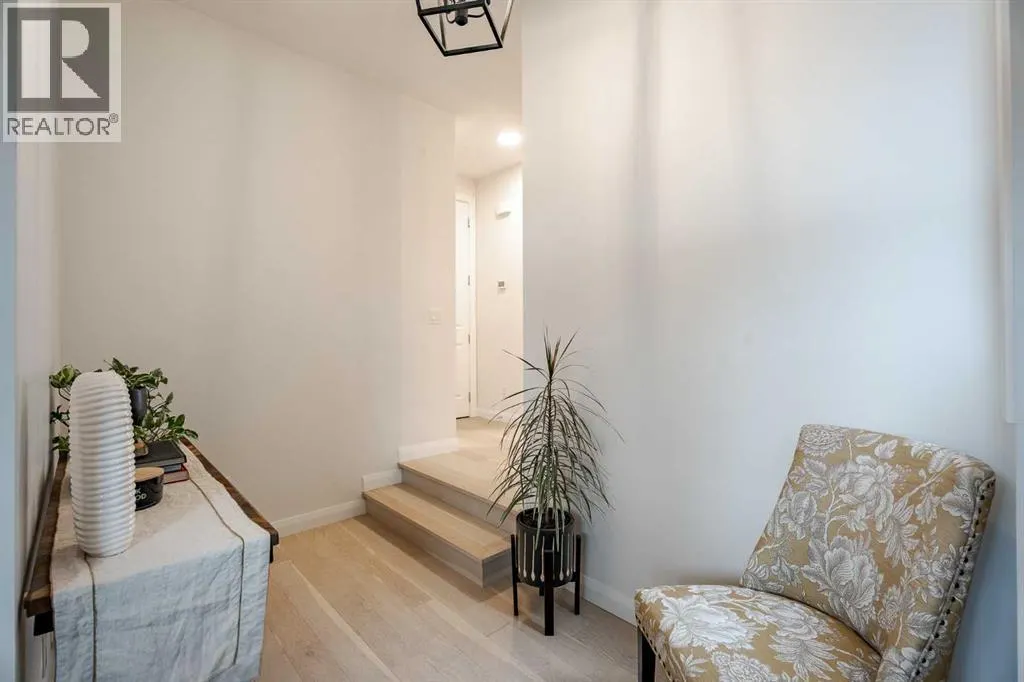 2148 Ravensdun Crescent SE