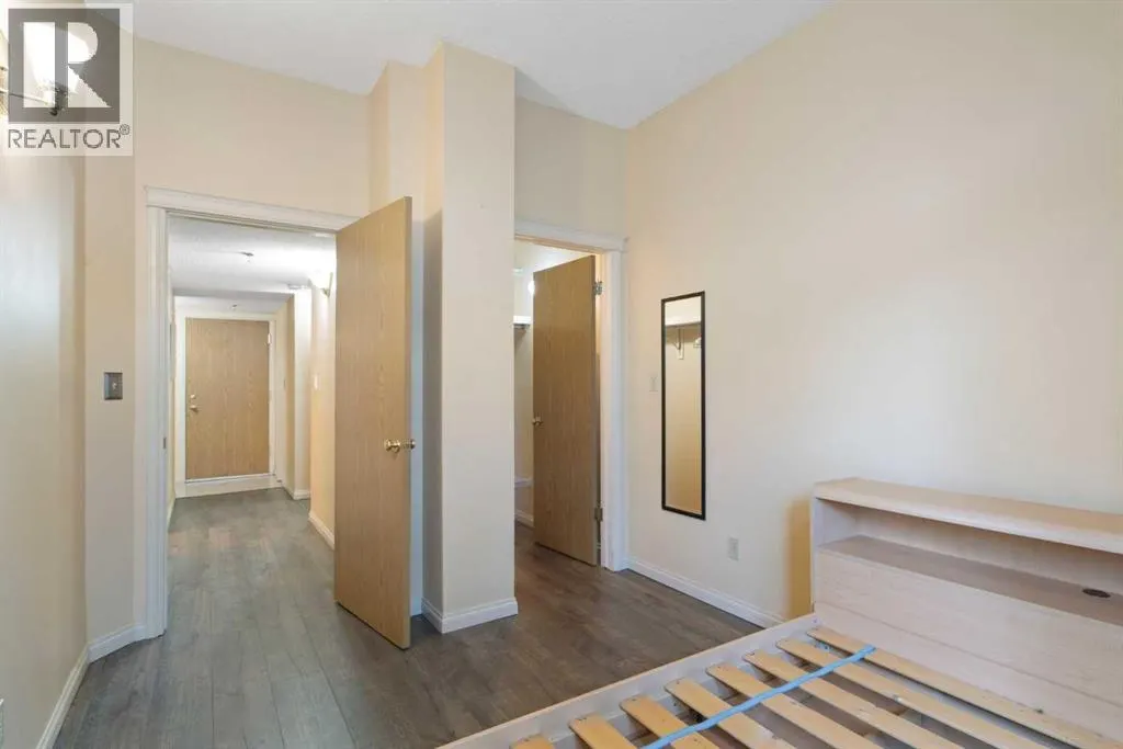 103, 2011 University Drive NW