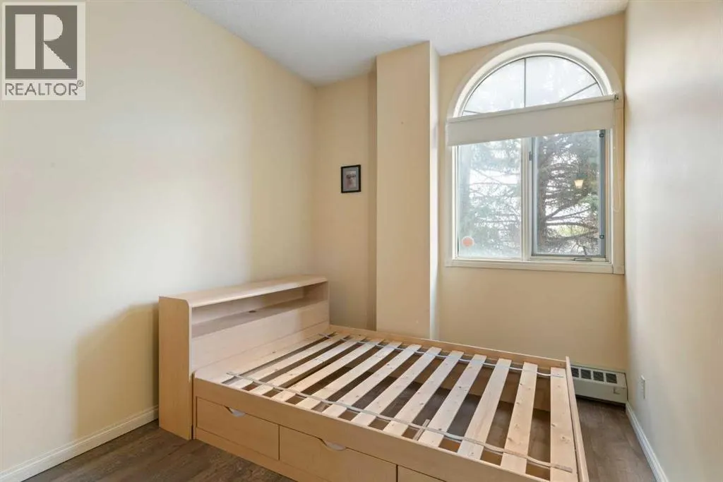 103, 2011 University Drive NW