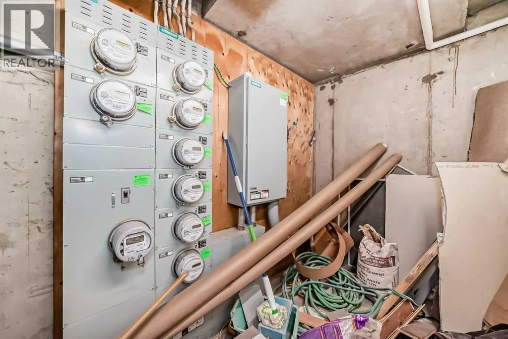 7716 bowness Road NW