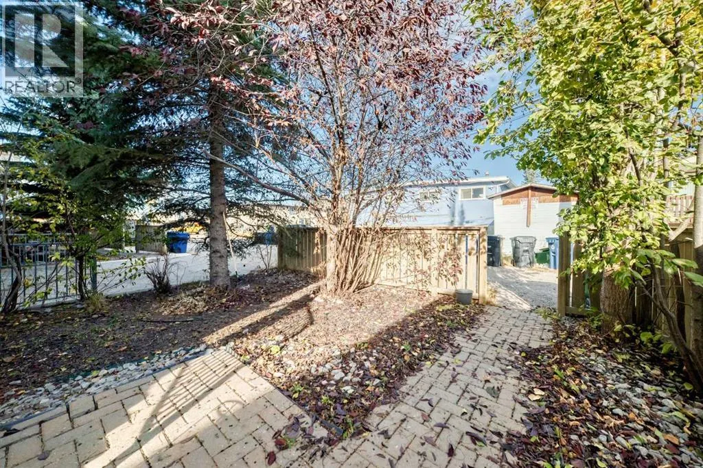 7716 bowness Road NW