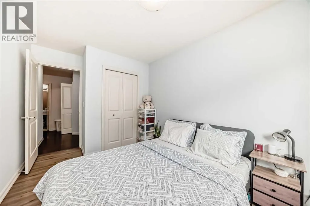 7716 bowness Road NW