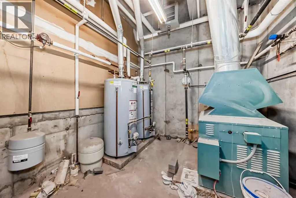 7716 bowness Road NW