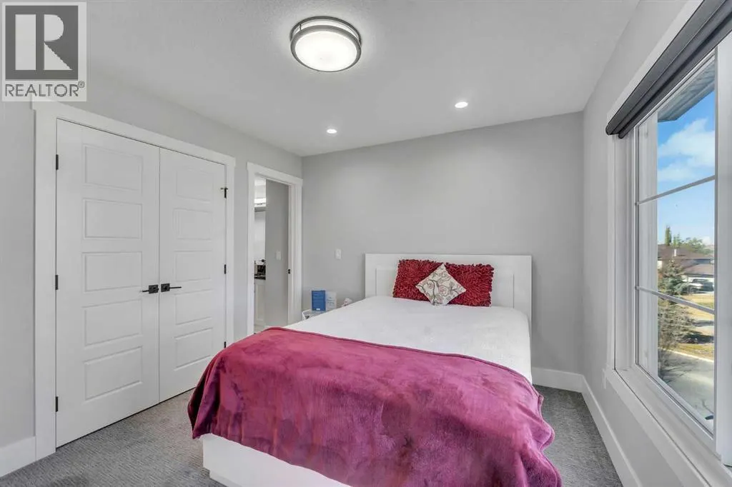 111 Kinniburgh Crescent